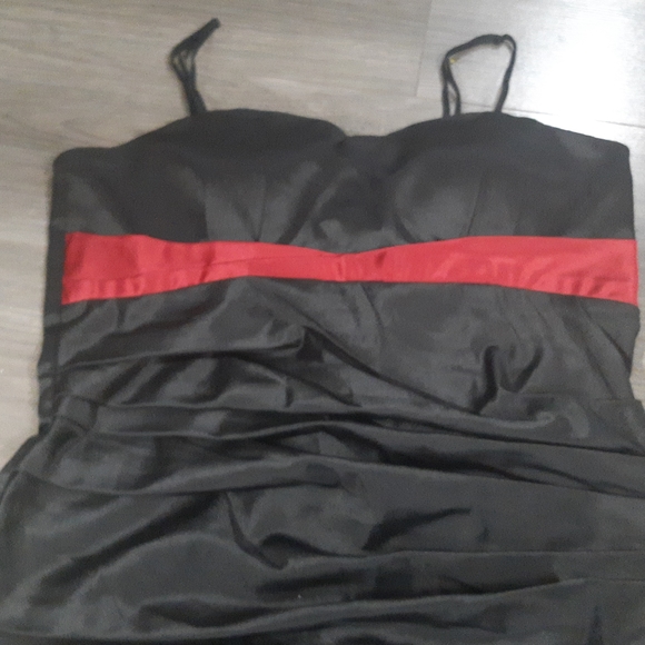 Silk Black and Red Dress - Picture 2 of 4